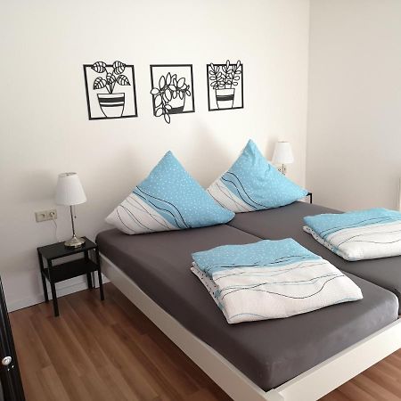 מקנבורן Familienfreundliche Ferienwohnung Mit Wohlfuehlbalkon Und Kostenlosem Parkplatz Nahe Messe Und Bodensee מראה חיצוני תמונה