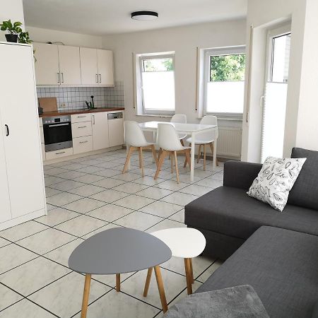 מקנבורן Familienfreundliche Ferienwohnung Mit Wohlfuehlbalkon Und Kostenlosem Parkplatz Nahe Messe Und Bodensee מראה חיצוני תמונה