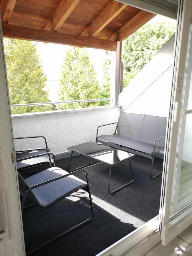 מקנבורן Familienfreundliche Ferienwohnung Mit Wohlfuehlbalkon Und Kostenlosem Parkplatz Nahe Messe Und Bodensee מראה חיצוני תמונה
