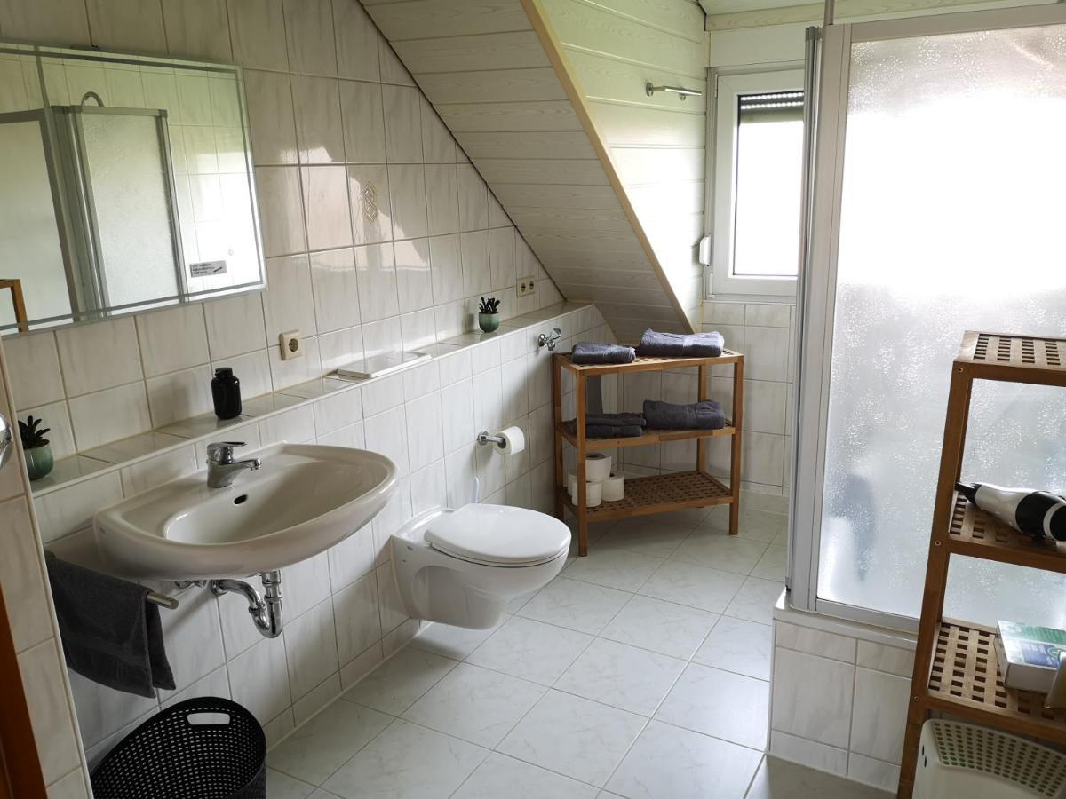 מקנבורן Familienfreundliche Ferienwohnung Mit Wohlfuehlbalkon Und Kostenlosem Parkplatz Nahe Messe Und Bodensee מראה חיצוני תמונה