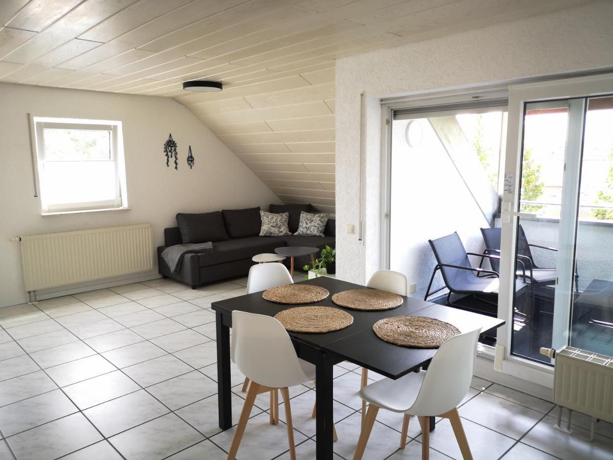 מקנבורן Familienfreundliche Ferienwohnung Mit Wohlfuehlbalkon Und Kostenlosem Parkplatz Nahe Messe Und Bodensee מראה חיצוני תמונה