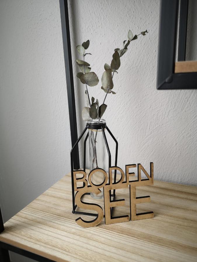 מקנבורן Familienfreundliche Ferienwohnung Mit Wohlfuehlbalkon Und Kostenlosem Parkplatz Nahe Messe Und Bodensee מראה חיצוני תמונה